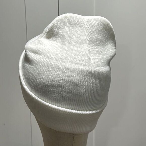 Brand New!! Skeleton hand peace sign beanie - Picture 3 of 5